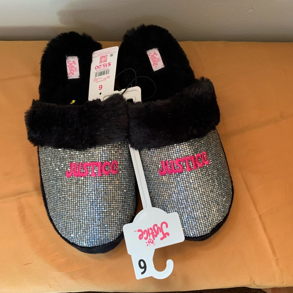 Women house slippers